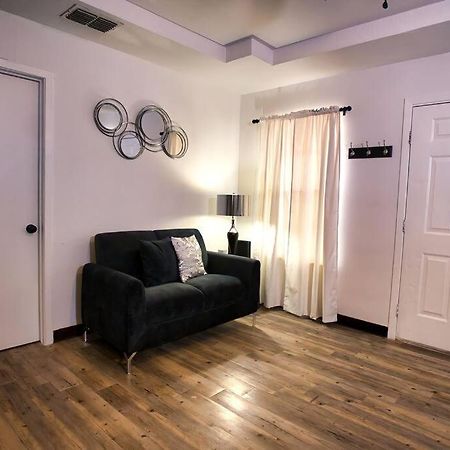 Chic & Cozy 2 Bedroom - 1 Bathroom - Rated Best Eagle Pass Ngoại thất bức ảnh