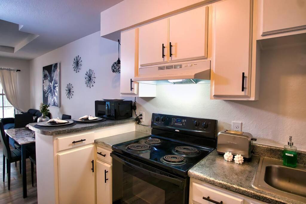 Chic & Cozy 2 Bedroom - 1 Bathroom - Rated Best Eagle Pass Ngoại thất bức ảnh