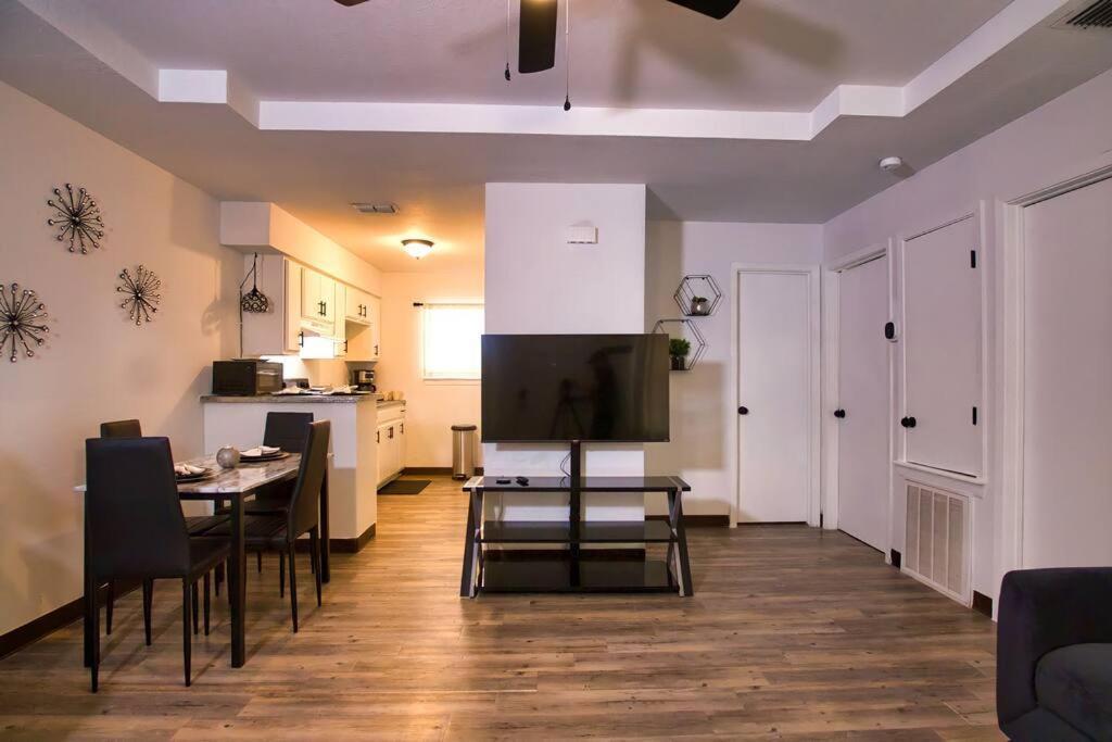 Chic & Cozy 2 Bedroom - 1 Bathroom - Rated Best Eagle Pass Ngoại thất bức ảnh