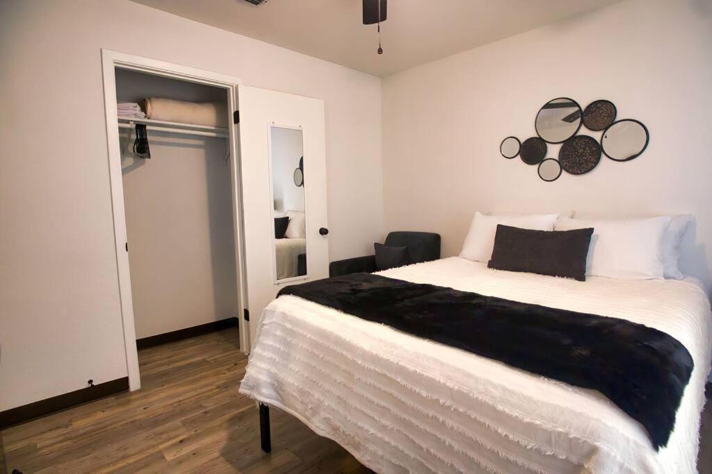 Chic & Cozy 2 Bedroom - 1 Bathroom - Rated Best Eagle Pass Ngoại thất bức ảnh