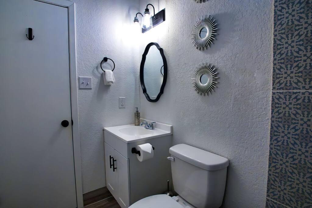 Chic & Cozy 2 Bedroom - 1 Bathroom - Rated Best Eagle Pass Ngoại thất bức ảnh