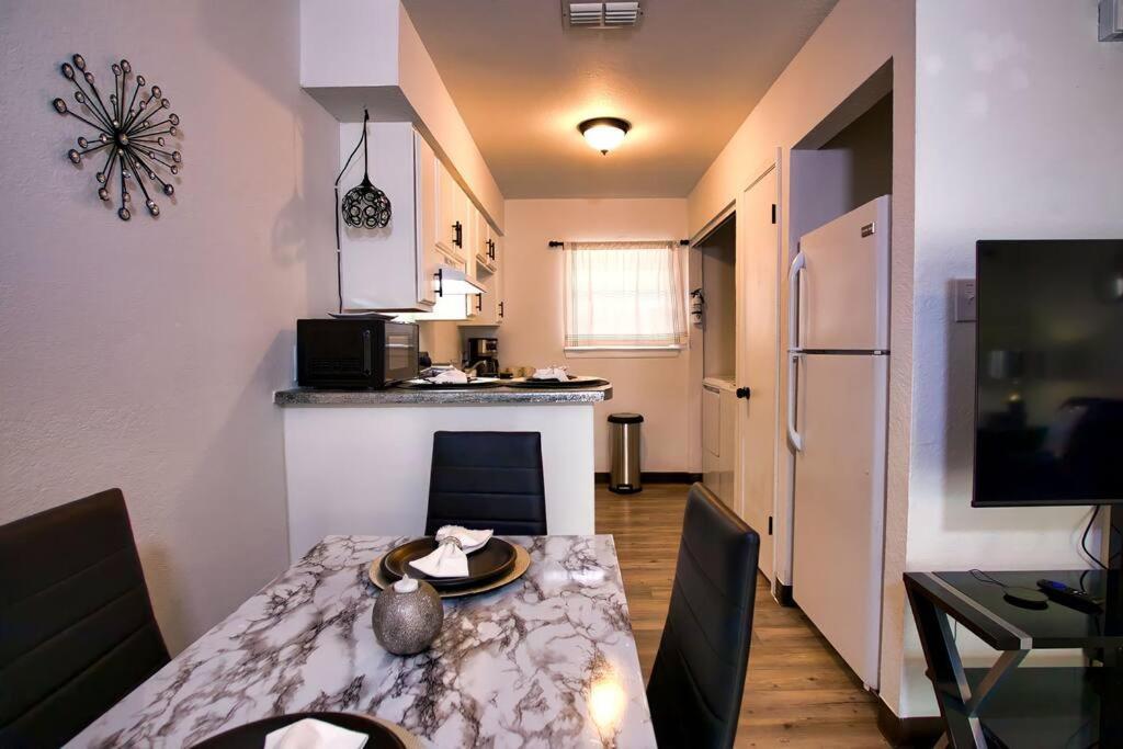 Chic & Cozy 2 Bedroom - 1 Bathroom - Rated Best Eagle Pass Ngoại thất bức ảnh