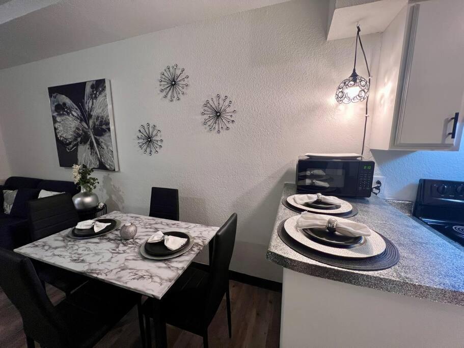 Chic & Cozy 2 Bedroom - 1 Bathroom - Rated Best Eagle Pass Ngoại thất bức ảnh